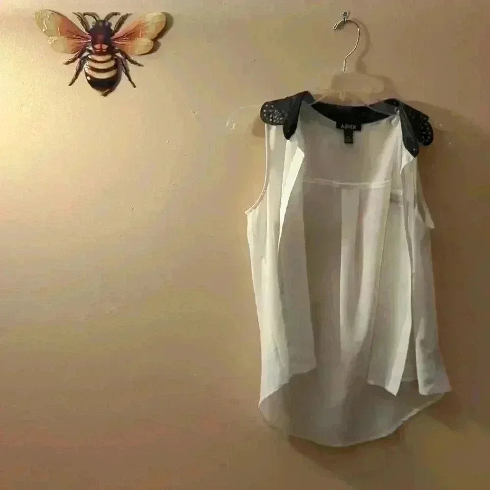 A.Byer, medium size white and black blouse